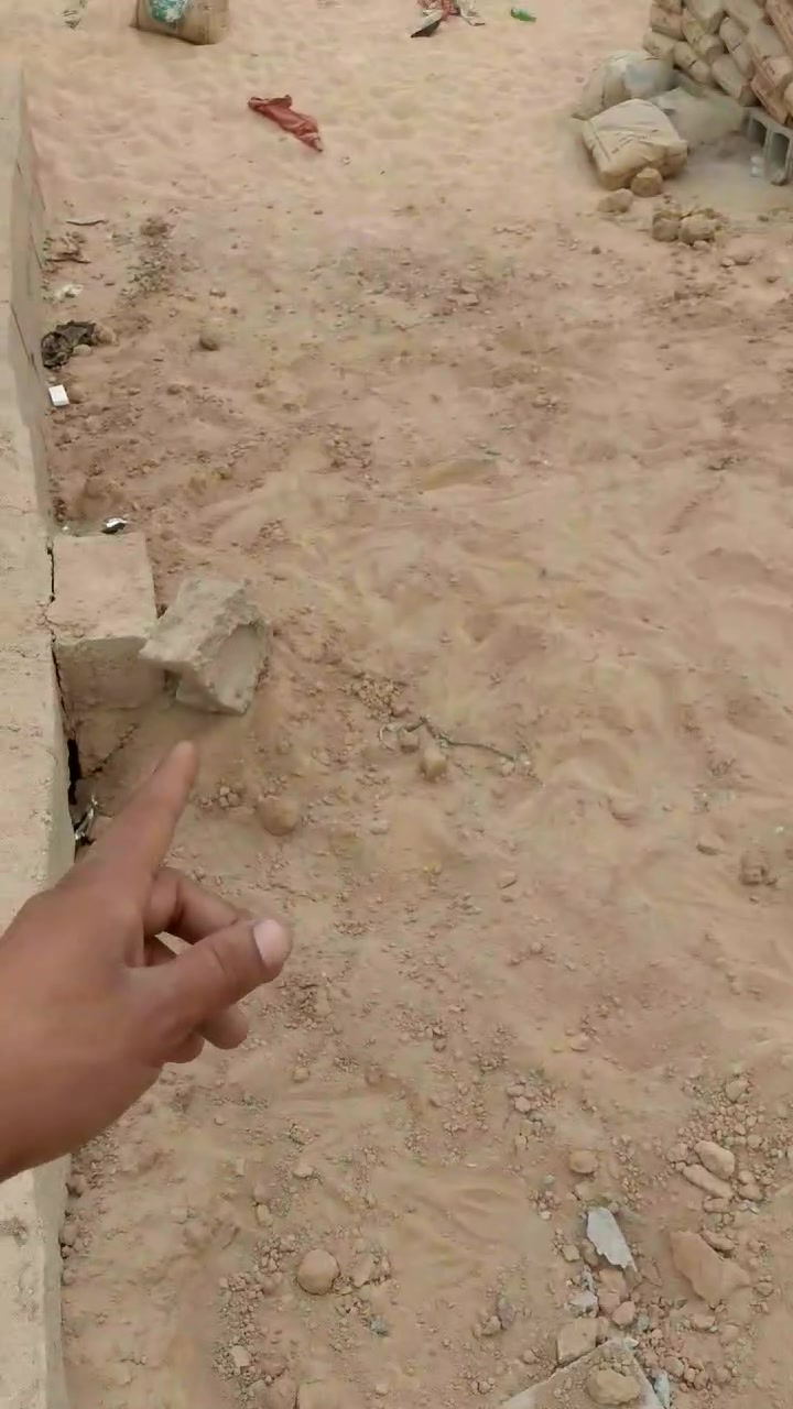 قرب الفلكه سلمان باك دقيقه عن الفلكه
بيت جاهز بس السكف سندوج
***********

