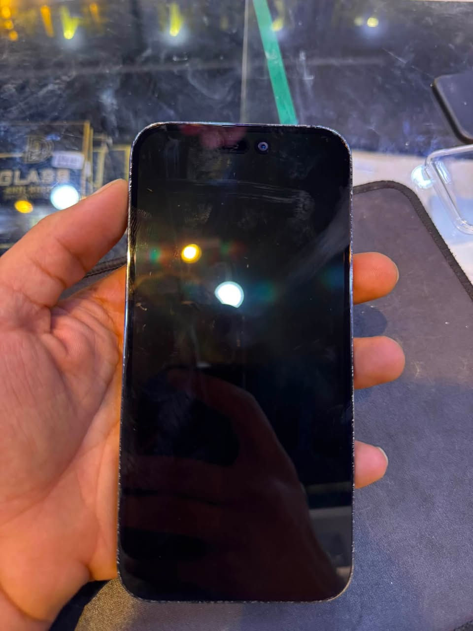 ايفون 14برو ماكس مستبدل شاشه وبطارية اصلية من شركة ابل بلاديات وبل ضهر نفس ما تشوفون بل صوره  السعر720 مجال للشراي  رقمي ***********
