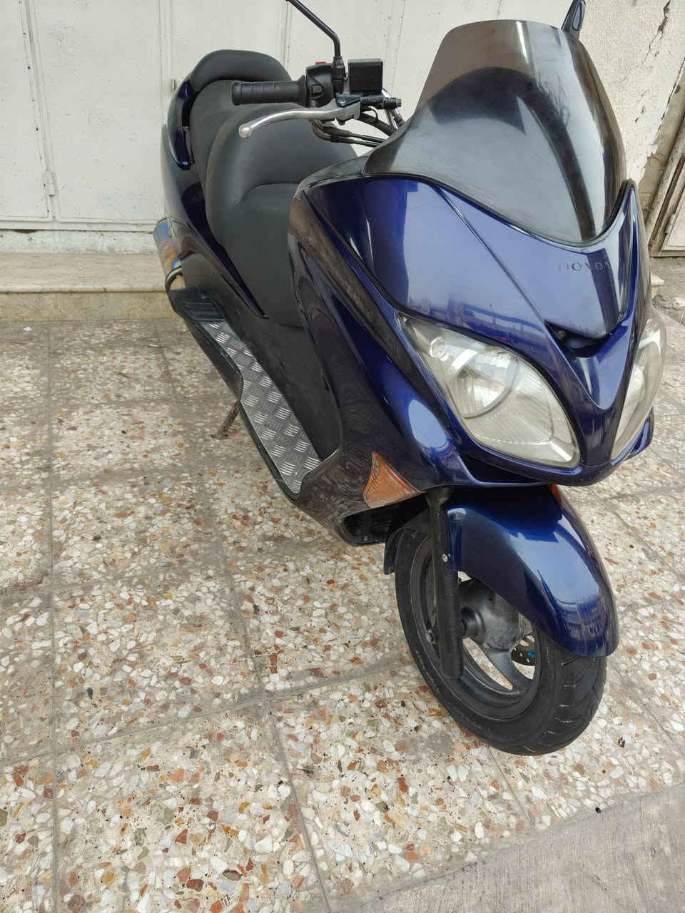 سلام عليكم شباب فورزه 8;0 للبيع. 
دراجه جديده ومكفوله من الفتح مكينه وكير وكلجات بلاد
دراجه 6 كير 3 تحويلات دراجه ماشيه 31. لون ازرق حبري
بيه زنون بلادي كهربائيات كله شغاله نكله بكل وكت
بانزين كله محسن. دهن جديد. بك لايت كرستال 
سعرهه مليون و 100 مكاني بغداد العبيدي( اقره تفاصيل زين كلشي يخص دراجه ذاكره ) شراي يتصل ***********.
