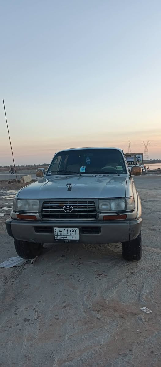 سلام عليكم لاندكروزر موديل 95 كفاله ماعده الكير يأخر بس نمره الثانيه ونوب ينمرطبيعي  الله شاهد تجي وتفحص المكينه البلاد 6سلندر كابريتر خير من الله سنويه منتهيه انتهت بشهر 2 السياره جديده بعده عضم  مكاني القرنه وهذا رقمي بس واتساب الخط واقف ***********
سعر 70وبيه مجال وبلخدمه
