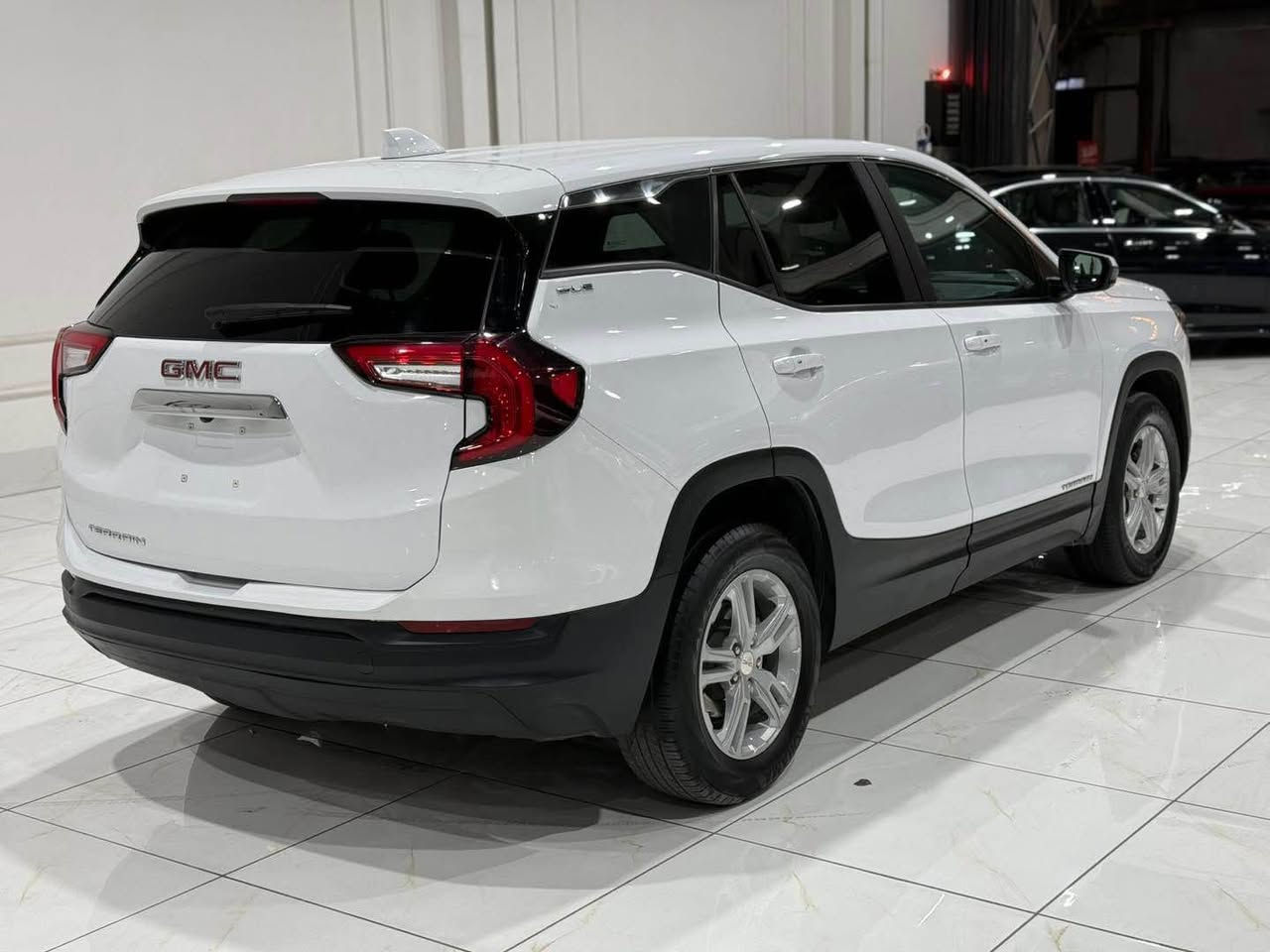 𝑮𝑴𝑪 𝑻𝑬𝑹𝑹𝑨𝑰𝑵  𝑺𝑳𝑬
موديل  2023
بصمة
تشغيل عن بعد
لايت ليد زينون
رادار امامي و خلفي و جانبي
بريك بصمة
تحديد مسار
تبريد قطعتين
 سيارة صندوق و جاملغ خلفي صبغ
بجم كبس دعاميات مابي صبغ 
مسافة34,000 𝑴𝒊𝒍𝒆𝒔
ايرباكات سليم %💯

رقم شاصي

3𝑮𝑲𝑨𝑳𝑴𝑬𝑮4𝑷𝑳139817

☎️ 
***********
***********

#GMC  TERRAIN أربيل, العراق
