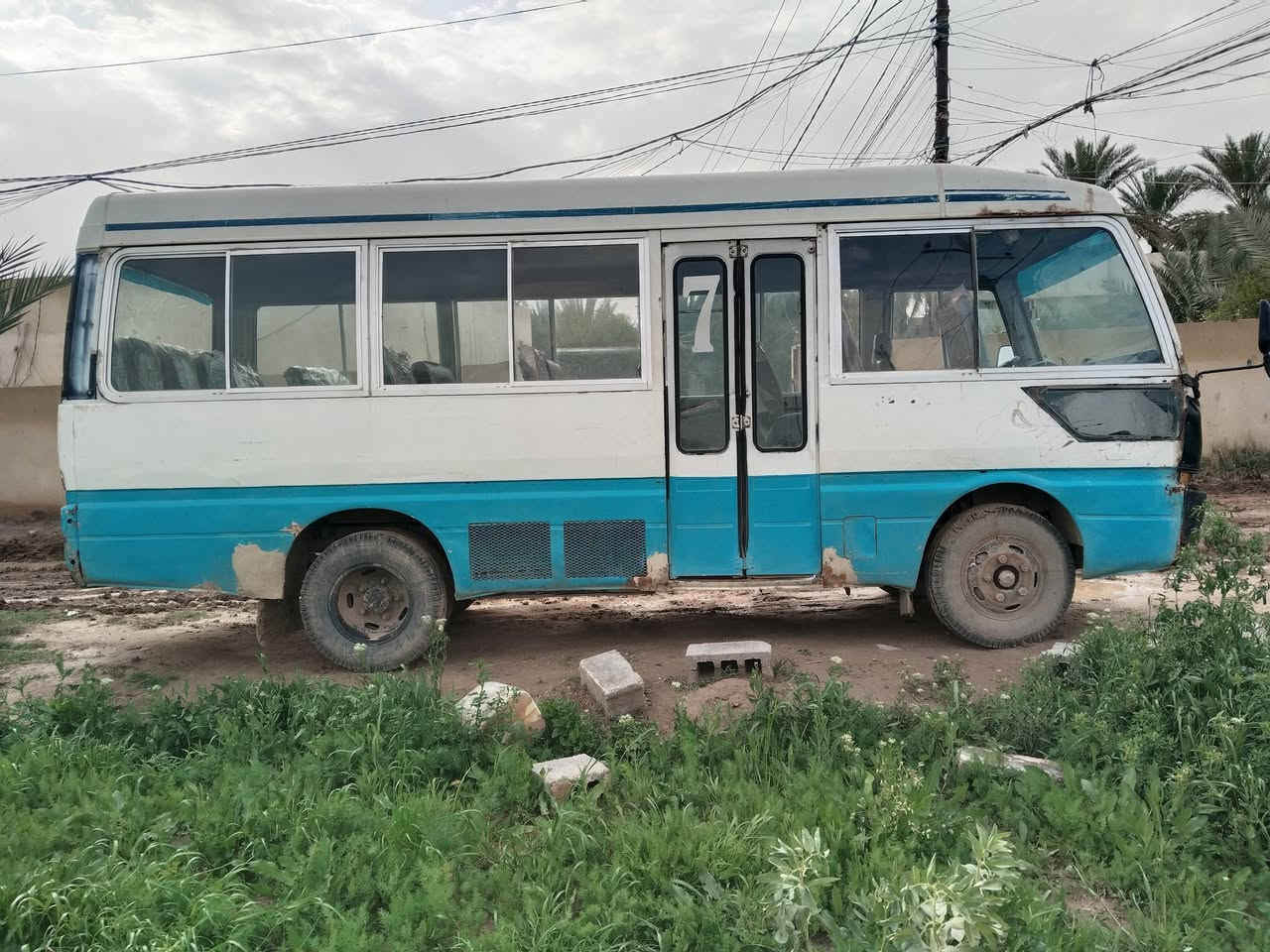 السلام عليكم سياره للبيع روزه موديل 91 رقم الماني ورقي مكينه كيه وكير كيه مكانه كربلاء السعر 4مليون وبيه مجال ***********
