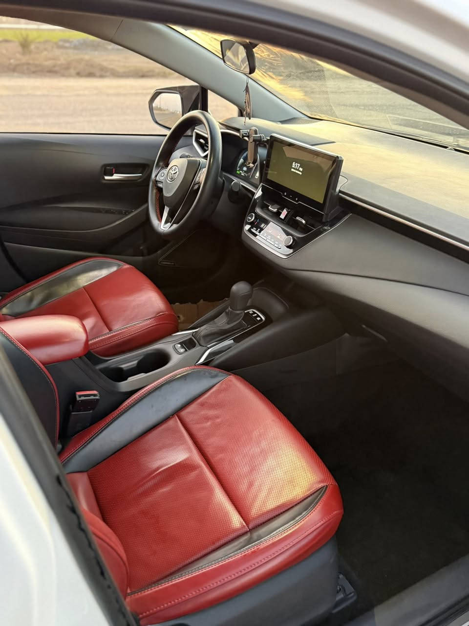 السلام عليكم 
كورلا هايبرد  شكل امريكي علامة الزركة
موديل 2023 
فول مواصفات 
سستم كامل سودات
رقم بغداد تحويل 
 
داخل احمر جلد 
مكفولة كفالة عامة 
ماشية 29 الف 
السيارة ع بلاد الشركة 
بيع او مراوس
مكاني صلاح الدين
السعر المطلوب 147 وبيه مجال 
بيع او مراوس
اتصال ‭0770 493 6438‬
واتس اب ***********
