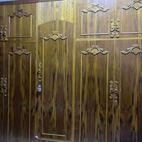 غرفة نوم • للبيع • بيها مجال