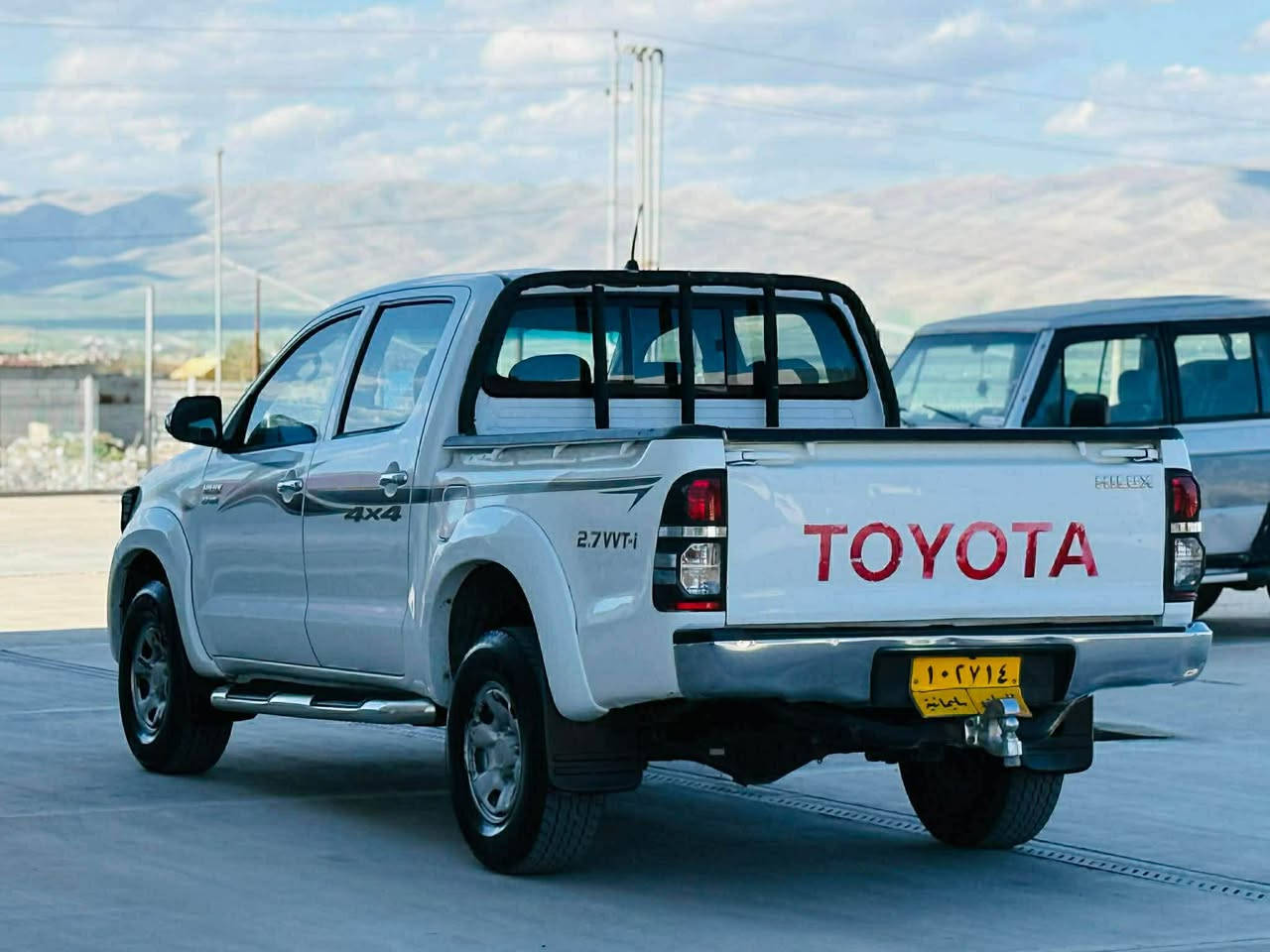 سەرەتا بە ناوی خوای گەورە و میهرەبان

فرۆشتنی خێرا

تۆیۆتا هایلۆکس مەرزی

دەبل اکسل

مۆدیل ٢٠١٤

مواسفات خلیجی ناو سور شاشە ئایپاد و کامیرایە و چوار جام کارەبایی و تەبرید گەرم و سارد و دەبل اکسل و دەبل گیچ و دەبل ایرباگ و قفل مرکزی و زۆر مواسفاتی تر..!

نموونە لە جوانی و پاکی

سەیارەکە یەک دەستە

گیر و مەکینە و دەبل اکسل و کارەبایی و تەبرید و تەقە و رەقە و تندوتۆلی بەشەرت

گیر و مەکینەی بەشەرت نەکراوەتەوە و دوکەل و بوخار و سەرف و چەوری بەشەرت

یەک پارچەی بۆیاخە بی ناوگرتن و بی دەعم و لیدراوی

پیش و دوای کەپسە و سەقف و شان و چواردەوری شوشەیی

دەعم و لیدراوی بەشەرت

٤ تایە و ویلی لۆکی بیلادی لە ژێرە

تەحویل و خرامە و بە ناوکردن بەشەرت

کامل سیرڤس کراوە

ماڵی دۆستە و دیناریک مەسروفی نیە

بۆ عەیب و عار پرسیار مەکە.!

شوین// هەڵەبجەی شەهید

سعری// ١٧٠ گڵا و مجالیکی برایانەی تیدایە

ئاسیا ***********

کۆرەک ***********

واتساب و تیلگرام و ڤایبەری لەسەرە.! حلبجة, السليمانية
