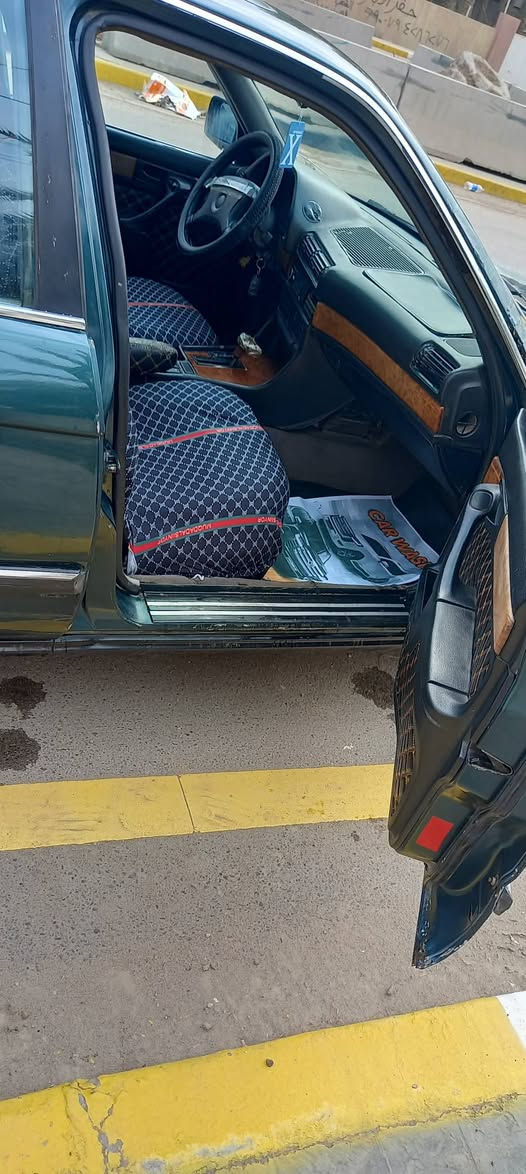 سلام عليكم عندي هاي بي ام موديل ٩٣ رقم بغداد انكليزي تحويل مباشر لحجم ٧٣٥ اصلي الون زيتوني سياره جديده كير مكينه جديدة صدر جديد تخم تاير جديد ويل كب نيكل جديد دبل كمبيوتر دبل يرباك جام كهرباء كله شغال فتحه سنتر لوك مكانه بغداد لشعب رقم ***********لسعر ٣٣
