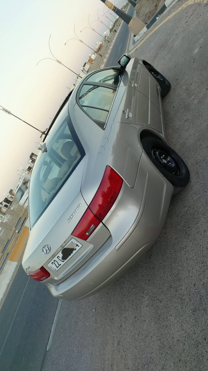 مراوس وبيع سوناته موديل ٢٠٠٩ رقم أربيل دولي بسمنه سنويه جديده ٢٠٣١ هزه جديده تحويل مباشر وارد امريكي بيه جاملغ امامي بدون داخل فقط ومصبوغه حزام جماليه سبب صبغ جراد كير ومحرك جدد تبريد شغال حداديه امامي وخلفي جديده كهربايات كله شغاله تخم تاير ويل جديد دوشمه جديده حجم المحرك ٢٤٠٠ دوش فول سياره فتحه شاير بل مري تحكمات ستيرن شاشه كامره  دواخل لونين صاج مكان سياره كربلاء سعر ١٠٥           ***********
