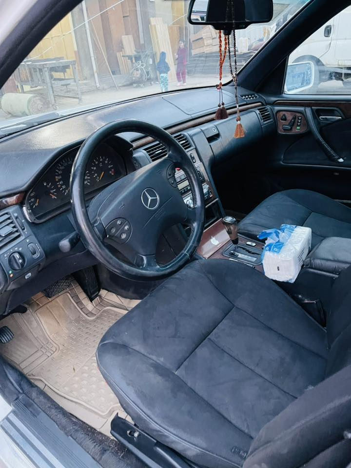 سلام عليكم مارسيداس ام عيون كلها بلاديه ماعده العينه مال الكيجات عطلانه سعر 75وبيه مجال رقم ‭0770 751 2792‬
ترهم مراوس
