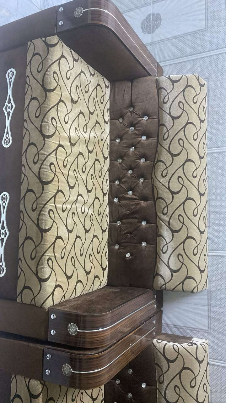 السلام عليكم عدنه تخم قنفات للبيع نظام تركي عشر مقاعد ٢٥٠ وبيه مجال


**إذا كنت صاحب هذا الإعلان وتريد حذفه لأي سبب، رجاءا أرسل رسالة إلى الدعم الفني**