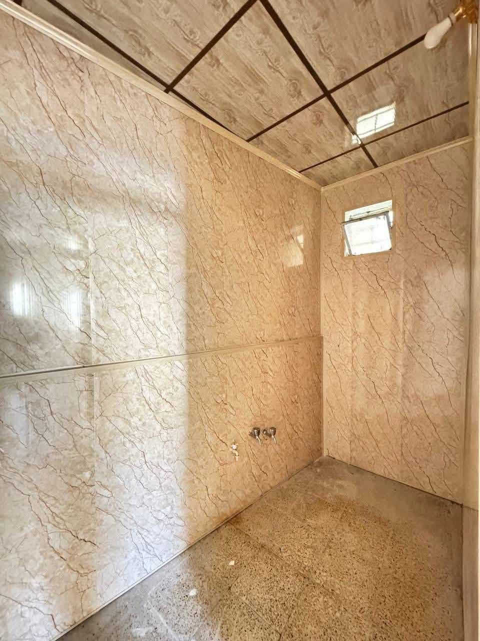 السلام عليكم

🏠 دار ركن للبيع

📍 الموقع: حي الحدباء الثانية
📐 المساحة: 130 متر
📏 الواجهة: 10 متر
🧭 الاتجاه: شروق ابتدائي
🏗 التصميم: طابق واحد
🛏 المحتويات:
 • غرفتين نوم
 • هول
 • مطبخ
 • صحيات

💰 السعر: 160 مليون

📌 دار ركن بموقع مميز، مناسبة للسكن

📞 للاستفسار:
***********
***********

📌 مكتب نقوش للاستثمار العقاري
نستقبل عروضاتكم في أغلب مناطق الجانب الأيسر

🔗 لمعرفة الأسعار انضموا لقناتنا على التلكرام:
https://t.me/nukosh97
