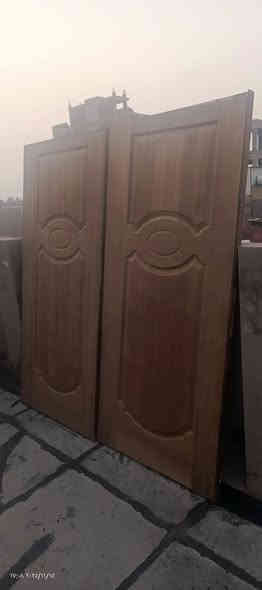 ابواب مستخدمه خشب عراقي الطول198 العرض 90 ب 50وبيها مجال رقمي *********** مكاني بغداد الكاظمية
