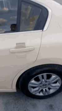 ئه لتيما بو فروشتن سه ياره كه يه ك  جه مه له خى گوراوه غازى قه يوانى له سه ره تا يه و عه ينه و كلاجو پلاكو كويلى تازه يه سه نه وى سا ليكى ماوه به سه ر جيت   له ڤيدو كه رون كردنه وه ى زياترى له سه ره سعرى 105 گه لا ***********
