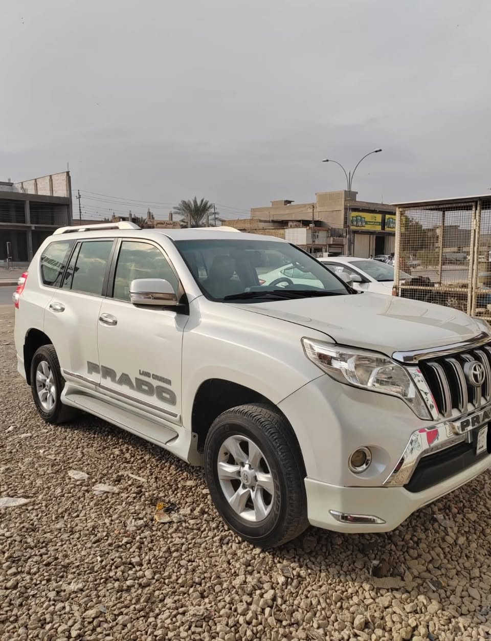 السلام عليكم برادو موديل ٢٠١١رقم بغداد محدث ٢٠١٧ ٧راكب تبريد ٣قطع مكينة كير حدادية تبريد كفالة مكينة ٤سلندر السيارة كفالة عدا باب الجنطة بيهة شبر صبغ المكان نجف ***********
