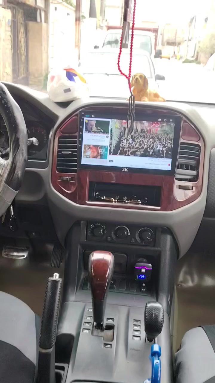 السلام عليكم سياره باجيرو 2006 مكينه 3000 مكينه وكير شرط لا تنقيص ولا تبخير كرهبائيات كله شغاله شرط 
1_سياره باجيرو موديل 2006
2_مكينه 3000
3_تخم تاير جديد
4_صدر جديد
5_تخم بلك الأصلي
6_تخم واير بلك مجاول
7_تخم نزول جديد
8_تخم جبن بلك او مجول جديد
9_كنمريسر وروله جديد
10_ كرهبائيات سياره كله شغاله حتى دواخل كلوب باب بطن كله شغال من الاخير
11_باتري جديد ٩٠ انمبير
12_ مري شفط 
نواقص السياره. فقط
 (غاز التبريد) عند فتح الكنمبريس طار الغاز. فقط
سياره وين يعجبك اطلع. ٩٠ وبيه مجال قليل
مكان بغداد الحسينيه رقم الهاتف ***********
ما يعجبك سعر اترك تعليقك بذكر
 صلاة على محمد وآل محمد
