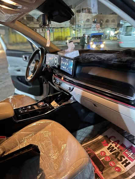 السلام عليكم
سورنتو 2025 كفالة عامة 
ماشيه 3000 بعدها بنايلون الشركة 
بصمة + بصمة ابواب
مري شفط
بردات خلفية
شفتات مقود
داتا شو
ويل 20 
اناره محيطيه 
تحكمات ستيرن 
گير ماوس
سايد بريك بصمه
اوتو هولد
حساسات امامي خلفي
نظام نزول منحدرات 
مانع انزلاق 
جنطه كهرباء
شاشه متصل
شاحن لاسلكي
تشغيل عن بعد
كامرتين 
3 قطع تبريد
4 وضعيات قياده 
6 سلندر 
رقم بغداد الانكليزي بأسمي
مكان السياره الصويرة 
السعر / $335  وبيها مجال بسيط 
***********
