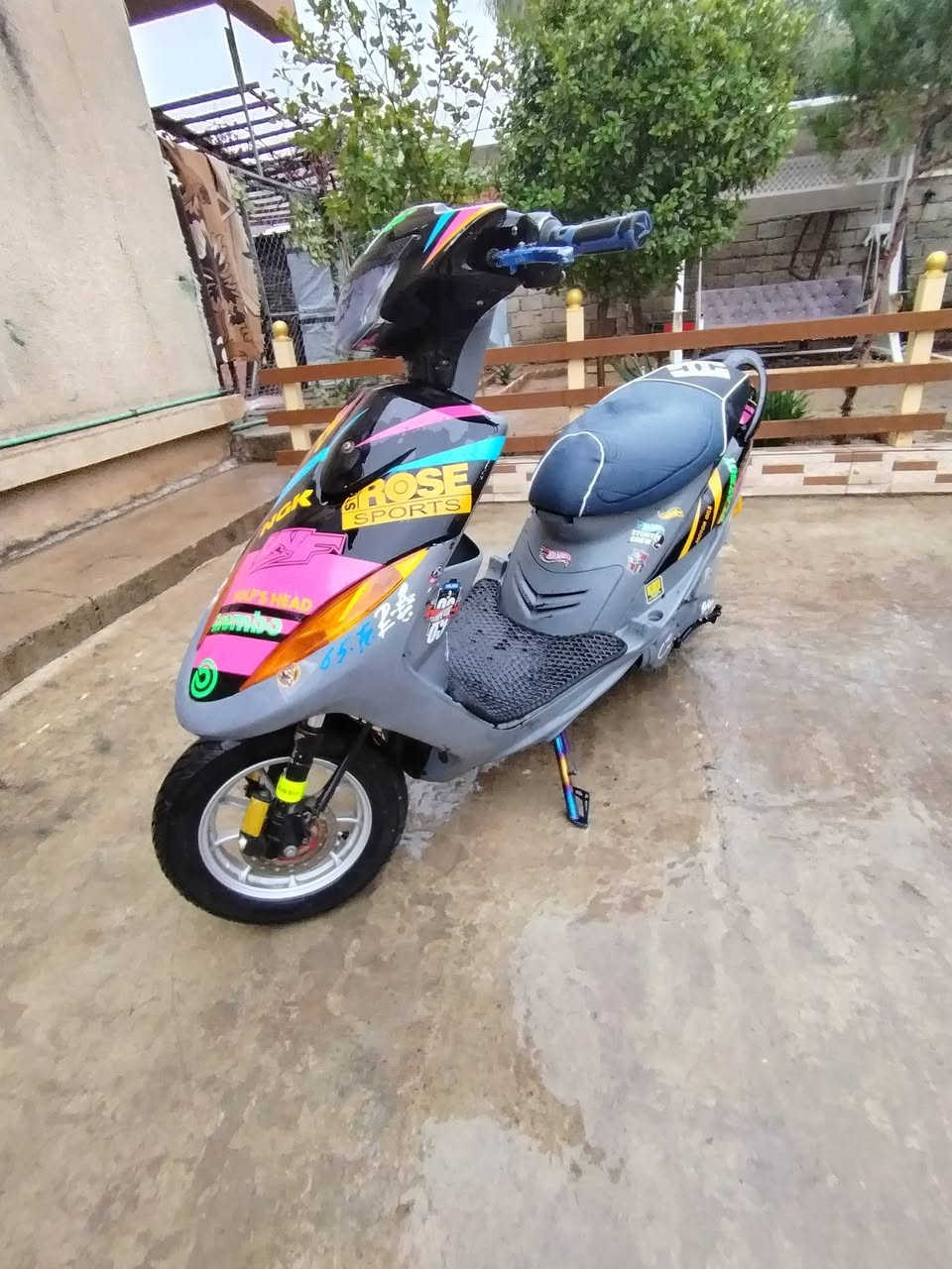 اسلام عليكم درجا ماكس عدلا ١٢٠ مكينا ٥٥ شرط تحريكا ومعدل نار دراجة بيها تزويد شيال وقطرا دهن يدات بريك قبق افلوين صلنصا افام ويل مشيف دبلات الأمامي كفرات ختم وحد موشمات  الدراجا منقصها كلشي جهزا السعر ٦٥٠ وبيها مجال شي قليل مكان موصل جانب الأيمن بل يرموك رقم ***********
