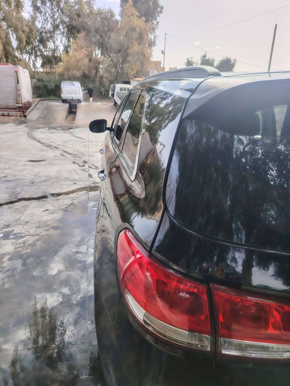 سلام عليكم سياره سورنتو ٢٠١٦ البيع رقم السياره الأنبار رقم الموبايل ***********
