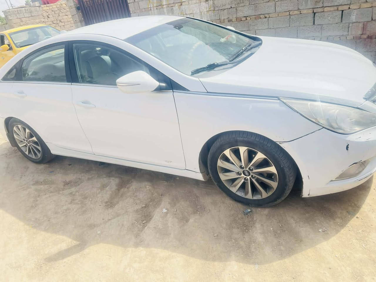 سوناتا للبيع موديل 13 خليجي بيه جاملق مبدل سياره جديده سعره 120 وبيه مجال بصيط *********** تصل برقم واتساب موجود
