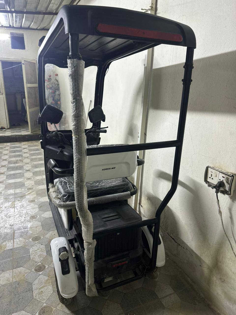 السلام عليكم دراجة شحن للبيع الله شاهد مرتين مستخدمة وصاحبها يريد يبيعها مستعجل ع البيع وصاحبها مشتريها بمليون و800 ويريدها بمليون ونص وبيهة مجال للشراي مكان الديوانية 
الرقم /***********
