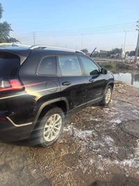 جيب بزون 2020 امريكي  محرك 2400  فول موصفات ماعدا البصمه وبنيرامه حادث...