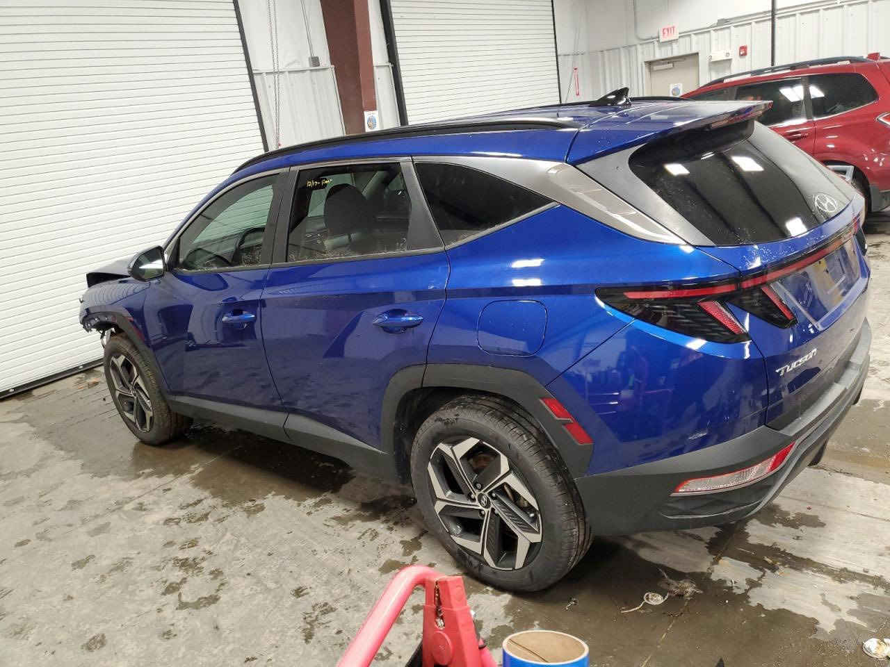 السلام عليكم توسان موديل 23 رقم بابل وارد أمريكي بدون ايرباك فول عدا البانوراما جنطه كهرباء بصمه رادارات كشنات جلد تدفئه شاشة لمس تبريد  لمس كامره دواره فقط بنيد صبغ باقي كفاله سياره جديده  مكانها بابل ١٨٧ وبيها مجال للاستفسار:-  ***********
