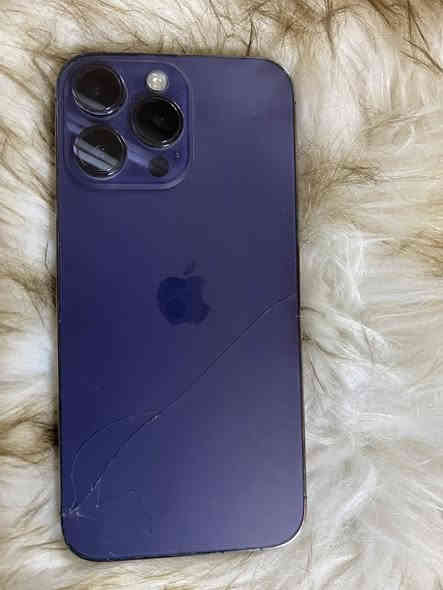 ايفون 14برو ماكس ذاكره 256 
امبدل شاشه وبطاريه وضهر مفطور كله شغال ع الفحص السعر 550 قفل
مكاني بغداد الشعله ***********
