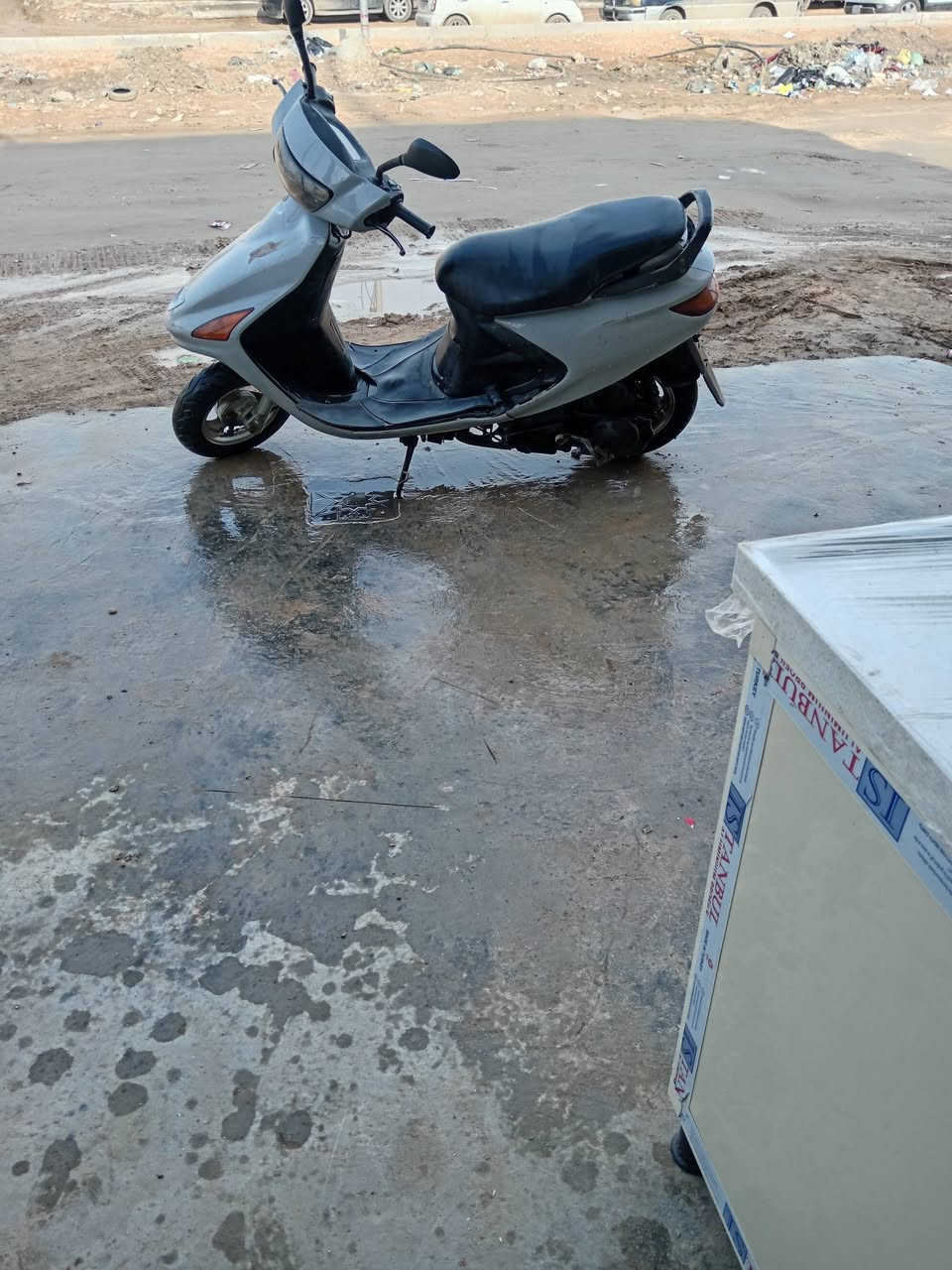 السلام عليكم فراشه مراوس بكير شغاله كلها ما عدا كسر بالدوسه اليمنه والابريك الأمامي مكسور مكان حله مركز ***********
