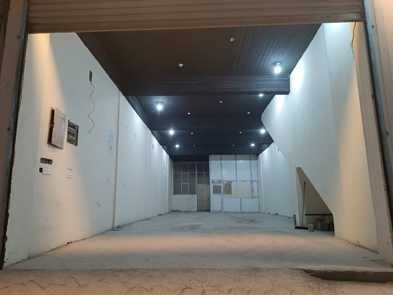 محل للايجار مساحته 150 متر بالبوبيات قرب اسواق البرتقالة للاستفسار ***********
