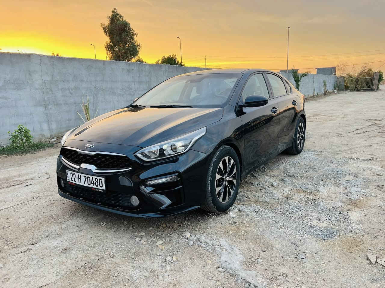 السلام عليكم للبيع فورتي موديل 2021سيارة  ماشية 81 السيارة حلوة بيهة طخات ومصبوغات حادث بنيد وجاملغ ونص باب ارباك فقط دركة بدون دواخل ولا شواصي بيهة بارد بل جاملغ الخلفي كد شبر السعر 128 وبيهة مجال حق الجية للتواصل *********** او ***********
