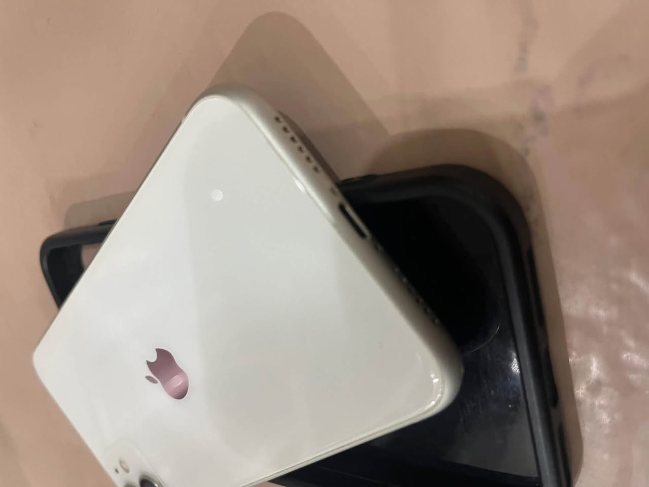 السلام عليكم ايفون 11 عادي 
نضافه شوفت عينك 100%100

بطارية 🔋 89 ما مرفوعه ولا مبدله بلاد ذاكره 128
الجهاز نضيف فقط مبدل شاشه مال تفصيخ شرط ولا تعرفه مبدله السعر 260 تواصل واتساب او خاص الرقم مغلق بس واتساب *********** مكاني تكريت حولي الزهور
