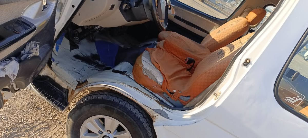 السلام عليكم
للبيع سياره جنبي ناصي h1 
رقم بصره الماني
موجودة في البصره 
موديل 14 حره
سياره جاهزه مكينه 4y استندر
باور دينمو مشط جدد
تخم تاير جديد حداده ٧٥ %
دواخل حلوه 
بيها ضربه خفيفه بالبجم وا باب سلايت
مثل ما بصوره
السعر  السعر  60 اوبيها مجال 
الاتصال ***********
