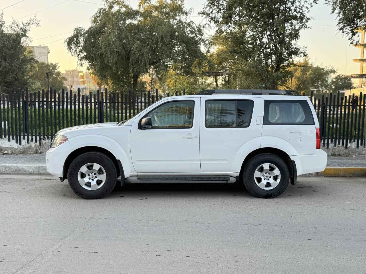 NISSAN PATHFINDER 2010
نيسان باثفندر 2010 امريكي
السيارة جديدة بمعنى الكلمة 
استيراد خاص بدون حادث واستخدام قليل
ماشية 82 الف فقط فقط
داخل بيجي
گير ومحرك شرط
مكان السياره بغداد
رقم اوربي جديد هزة جديدة
باسمي
صدر امامي جديد
تايرات جديده
نوزلات بلكات جديده
عبوة بانزين جديدة
السيارة مكفولة من الصبغ عدا ربع چاملغ خلفي السونار موجود

للاستفسار
*********** وتساب موجود 
غير متواجد على الفيس

