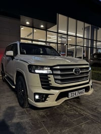 لاندكروز GXR ساز  موديل ٢٠٢٢   ماشية ٣٥ الف  مكفولة   من الضرر والصبغ ...