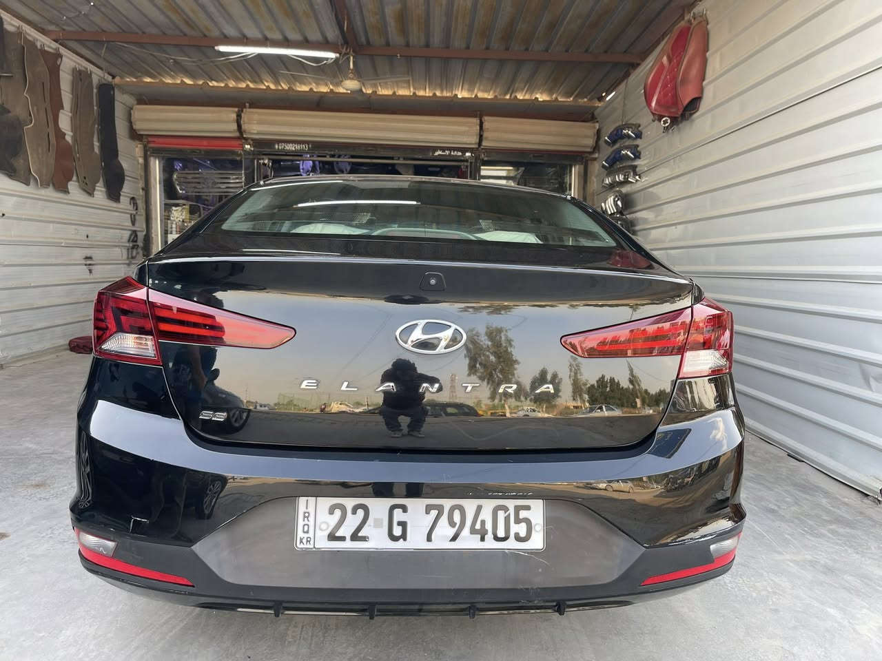 سلام عليكم الانترا البيع 2020 ماشيه 84 
وارد امريكي حادثهه دعاميه اماميه فقط 
سياره فول مابيهه اي نقص محرك 2000 دوش المرغوب 
السعر 128 بيهه مجال شي بصيط 
العبوان بغداد محموديه 
الهاتف ***********
