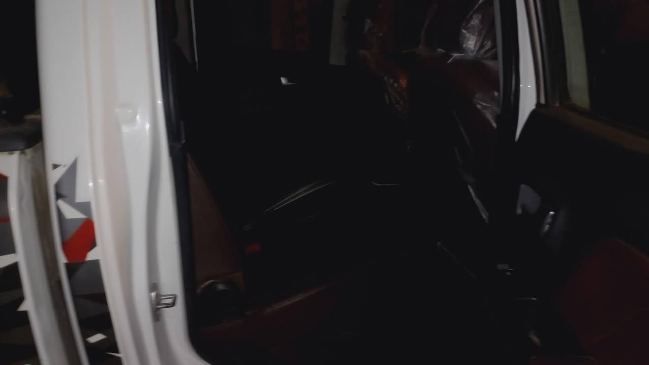 السلام عليكم ورحمة سيارة البيع اسم السيارة كرويتويل موديل 21السيارة بيهة ضربة بلمدكر المامي وبيهة تبخير السعر 70 قفل الرقم ***********
