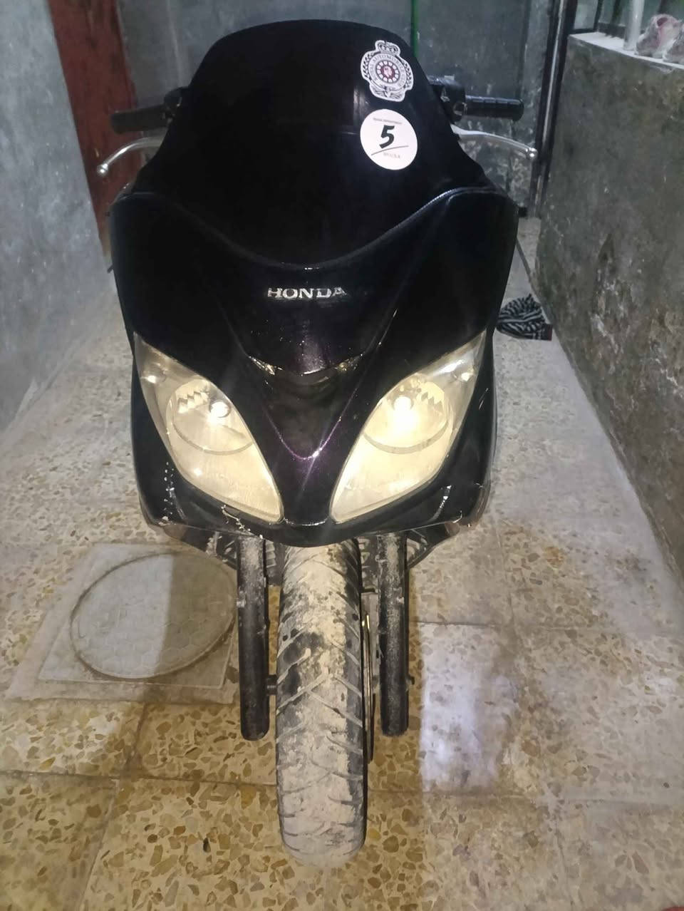 السلام عليكم ورحمه الله دراجة فورزا 0/8 كير معمي بصمة محورة جويتر جديد طابوكة محرك جديد جويتر جديد كفرات نقص جويتر جديد حماوى ربع معدل 110 اوراق منفيس ومكاتبة *********** مكان الزعفرانية بغداد, العراق
