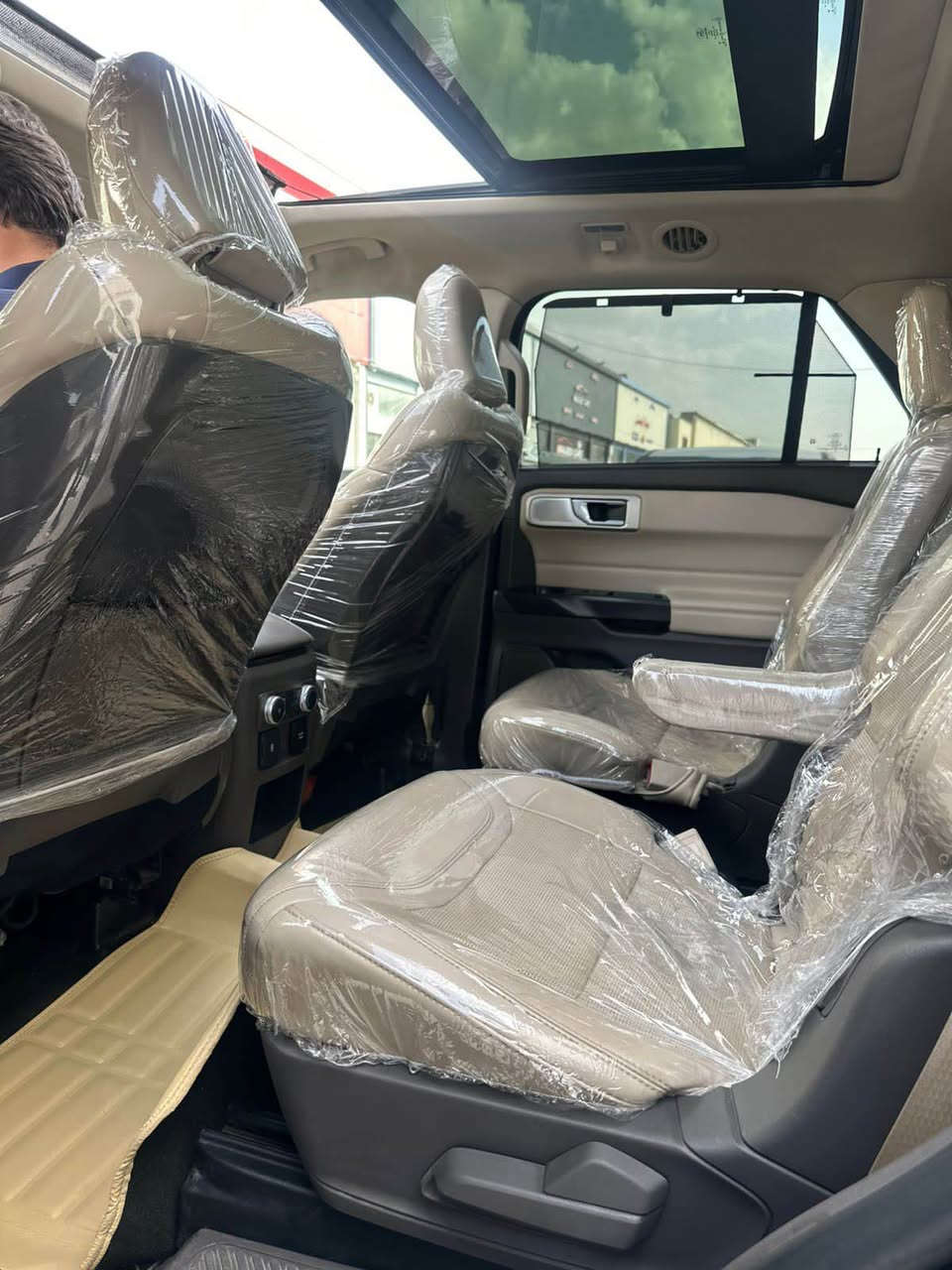 Ford explorer Platinom 
فول فول موسفات قبات 
بێ سبوخ بێ لێدران دەعامیشی بۆیاخ نیە
تانها ٢ جیی بجوک تحدیلە
١١٩ میل رۆشتیە 
هەردوی ئرباکی سیستەمە کرایە 
سعر ٢٣٠ ورقە مجال أربيل, العراق


**إذا كنت صاحب هذا الإعلان وتريد حذفه لأي سبب، رجاءا أرسل رسالة إلى الدعم الفني**