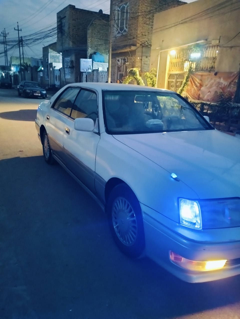 السلام عليكم للبيع راس الثور مديل 1998 رقم ذي قار انكليزي بسمي محرك 3000 فيفتي سياره جاهزه عله اخر حبايه مكفوله من الكص والضربه  تبريد كير مكينه كفاله تخم تاير توني شاده سنويه لل2030 ملاحضه السياره احله من الصور سعر 90 ورقه وبيه مجال بسيط مكاني ناصريه مركز المدينه للتواصل ‏‪0787 963 5620‬‏
