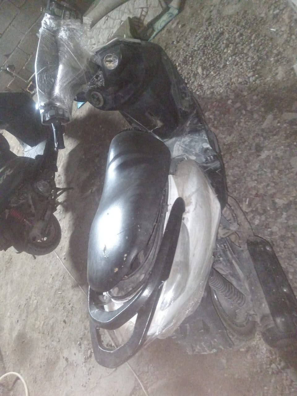 السلام عليكم دراجة ثعلب للبيع دراجة نقصهة بس باتري وصالنصة دراجة كهربائيات كلهة شغالة ومكينة ناعمة سعر250مكاني بغداد الشعلة متواجد خاص +‏‪***********‬‏ واتساب
