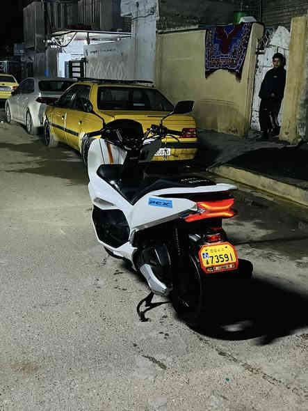 ‏السلام عليكم pcxللبيع جيل ثالث دراجة مكفولة كفولة عامة أي نقص ما بيه مكينة كفرات كله مكفول ￼ دراجة بعدها زيرو كهربائيات كلها شغالة بريكات ماشية قليل ￼مكان بغداد بلديات الاستفسار على ال واتساب أو الاتصال على هذا الرقم***********
