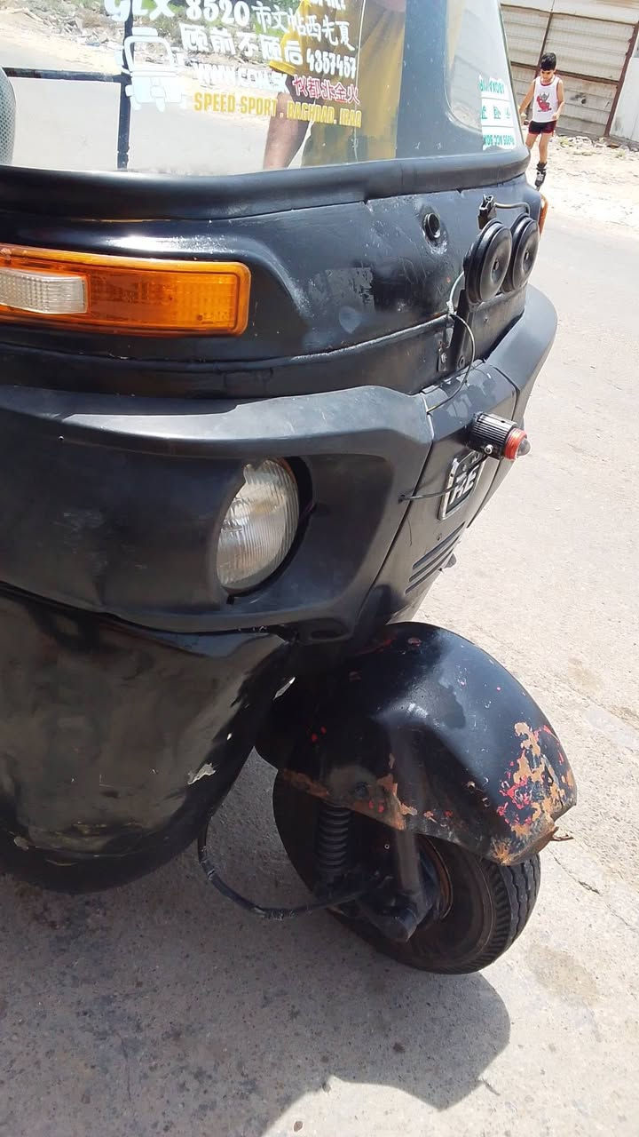 تكتك للبيع ارواق اوراق 17داخله بل18 مكينه مال عشرين معوزه شي كبل لشارع
ضفاير جدد كهربائيات كله شغاله 
سعره ب3250وبيه مجال 
تخم تاير شوفت عينك لا خياس معمره جديد 
مكاني بغداد الزعفرانية جسر ديالى بلعريفيه 
***********
