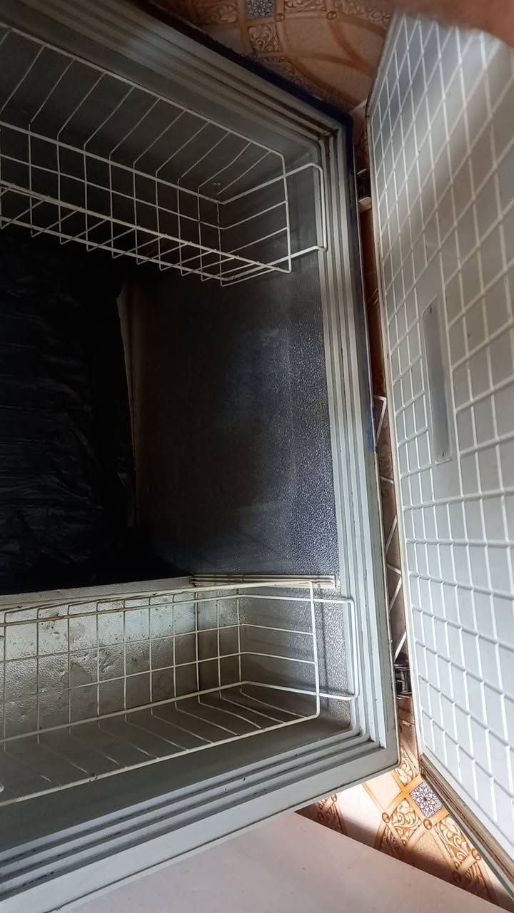 مكينه خياطه جاك الصناعية مع كافه أغراضها
مجمده تجميد ثلج....سبب البيع لتوفير علاج لابني.
 للإستفسار عن السعر الاتصال على .*********** بي واتساب
