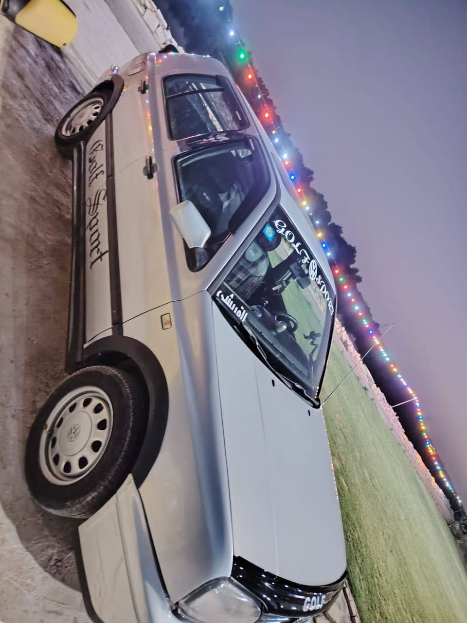 للبيع كولف 1992 المكان كراده قرب سما مول ***********
