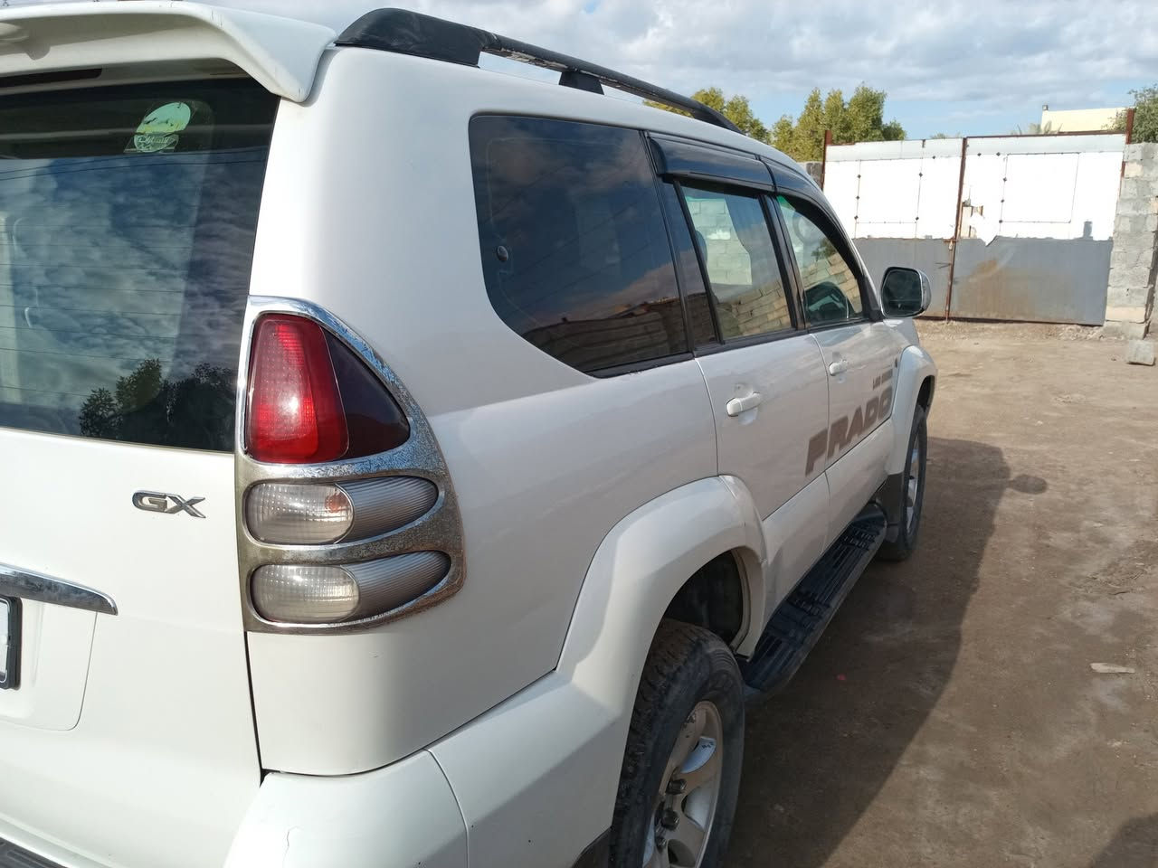 السلام عليكم
برادو موديل 2008 خليجي 
رقم دولي بغداد. بسمي   
محرك 2700  سبعه راكب  اتلث قطع تبريد 
مكفوله من الصبغ  والسونر مرفق بل نشر 
السعر 147غير قابل للتفاوض 
***********
