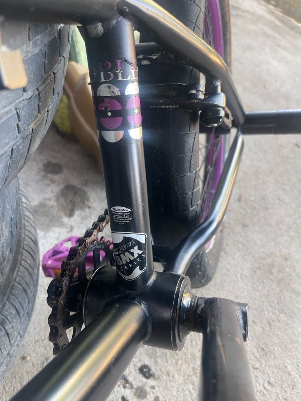 سلام عليكم بايسكلbmx سعر١٠٠وبي مجال العنوان بغداد الرعفرانيه الرقم***********متواجد واتساب هم