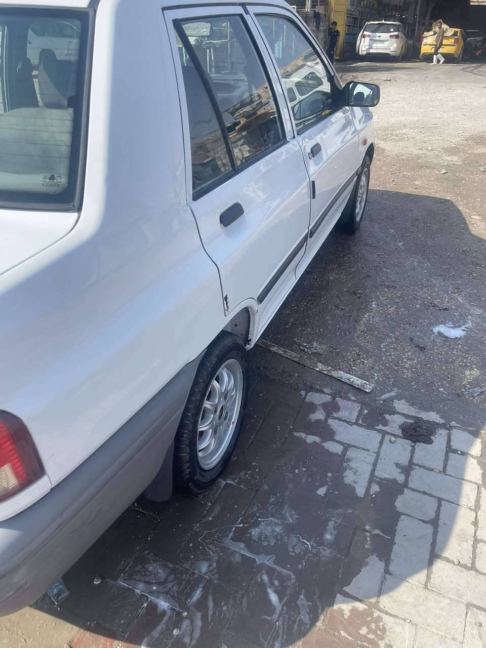 السلام عليكم سايبه مديل 18  لبيع بيه. صبغ جاملغ إلمامي  فقط السياره حلوه ونضيفه وبيه شويه ملاحضات تجي وشوف بعينك سعره 55 مكاني كربلاء حي العامل وهاذه رقمي ***********
