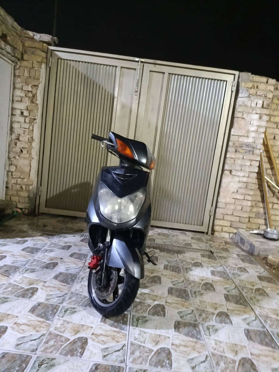 سكنس فحل نوزل الدراجه شعله ومعدل الدرجه نص نكره شغاله بكل وقت مكينه بلاد ما مفتوحه الدراجه بيها صالنصه صجميه وسلف رياضي *********** ***********
