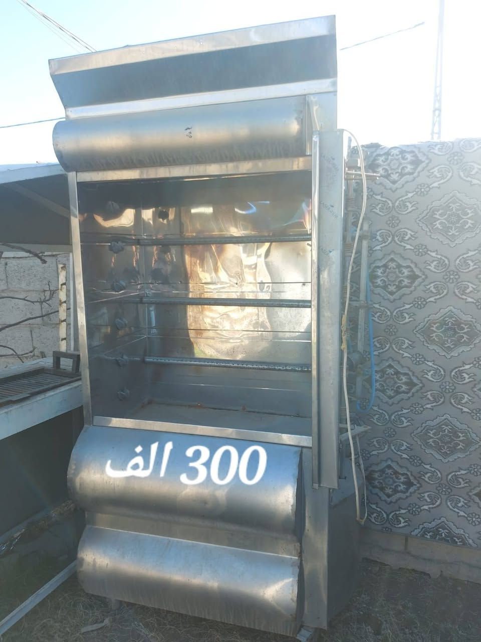 غراض مطعم للبيع الاسعار موجودة على كل صورة
***********
