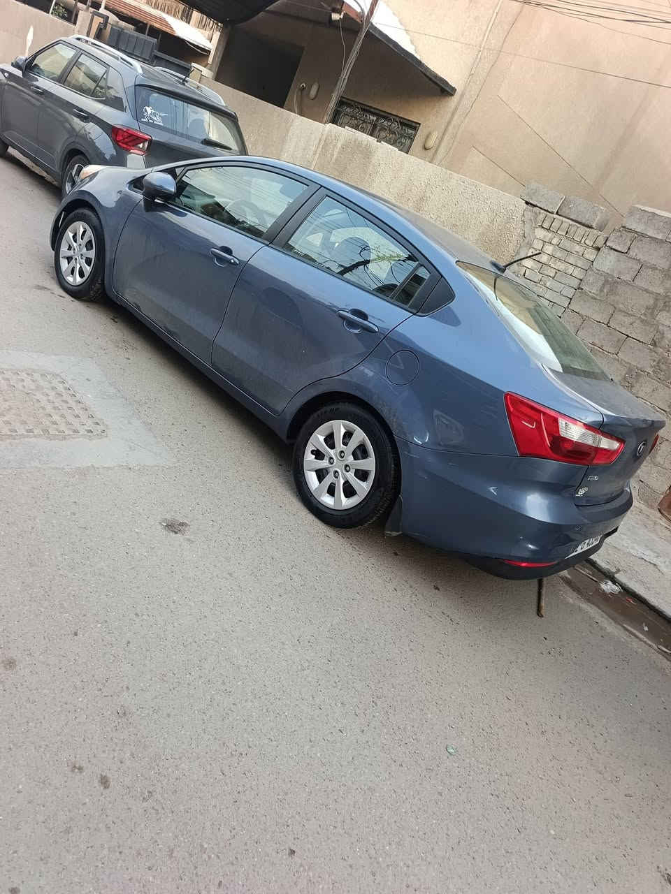 السلام عليكم ريو 2016 رقم أربيل الجديد بسمي سنويه 2031 تنتهي هزه جديده قبل كم يوم سويتها حادث فقط بنيد فقط بدون ايرباك سياره جديده وكلشي مناقصها تخم تغير جديد صدر أمامي خلفي جديد داخل جدا نظيف 4 جام كهرباء تحكم ستيرن جهتين وكلشي بيها بلادي السعر 103 وبيها مجال بسيط حق الجيه مكاني بغداد الكرخ ***********
