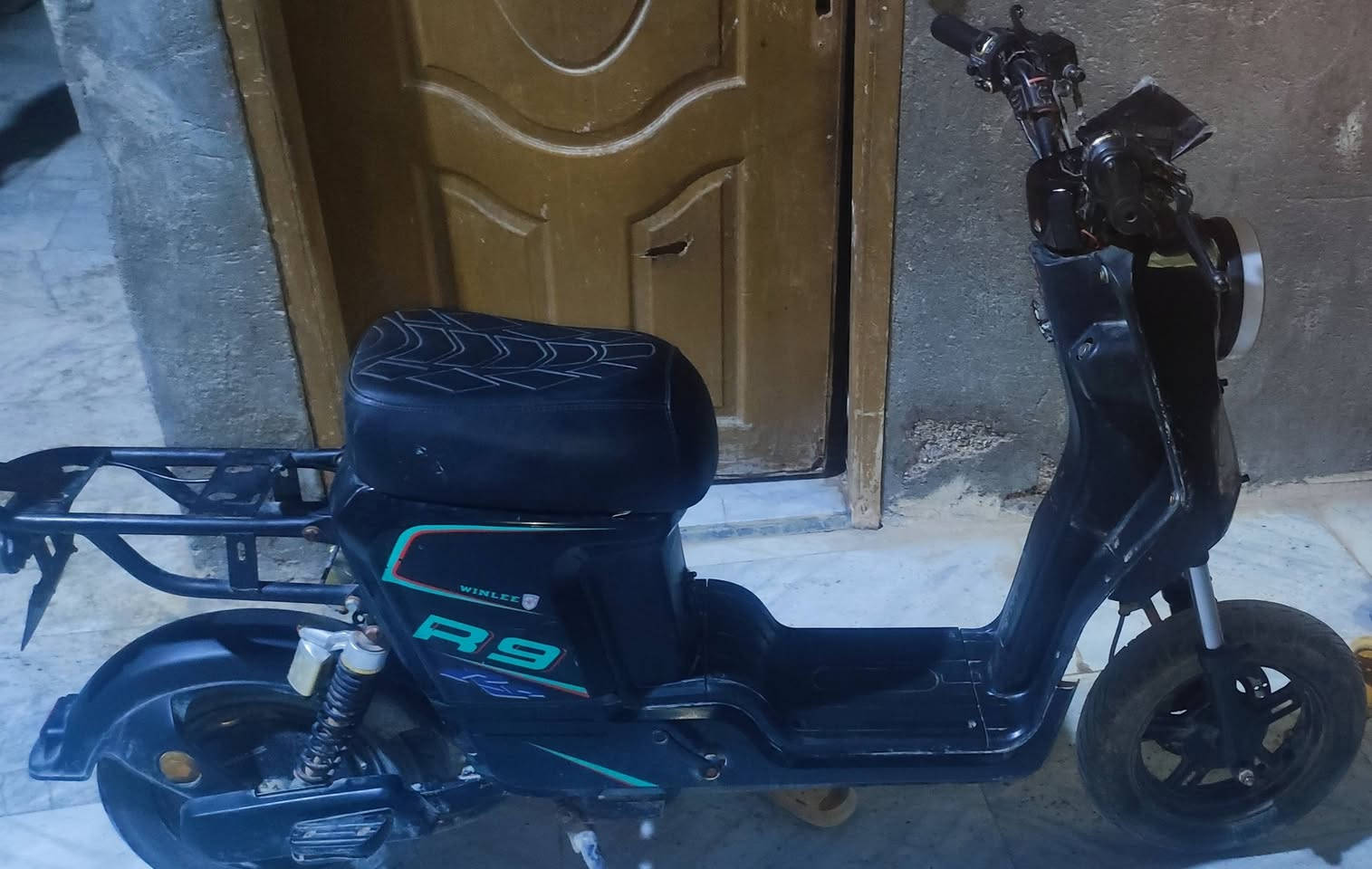 دراجه r9 2025 للبيع
اشاير شغال
بريكات 
تايرات جدد
بصمتين 
كلشي بيها شغال
بدون بطاريات 
السعر 225
بيها مجال كلش قليل
لان محتاج وكاعد من الشغل بسبب الدراجه


**إذا كنت صاحب هذا الإعلان وتريد حذفه لأي سبب، رجاءا أرسل رسالة إلى الدعم الفني**